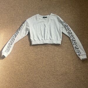 Kittenish Grey Cropped sweatshirt with leopard stripe on sleeves Sz Small